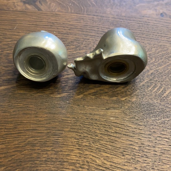 Pewter salt and pepper shakers - Picture 4 of 7